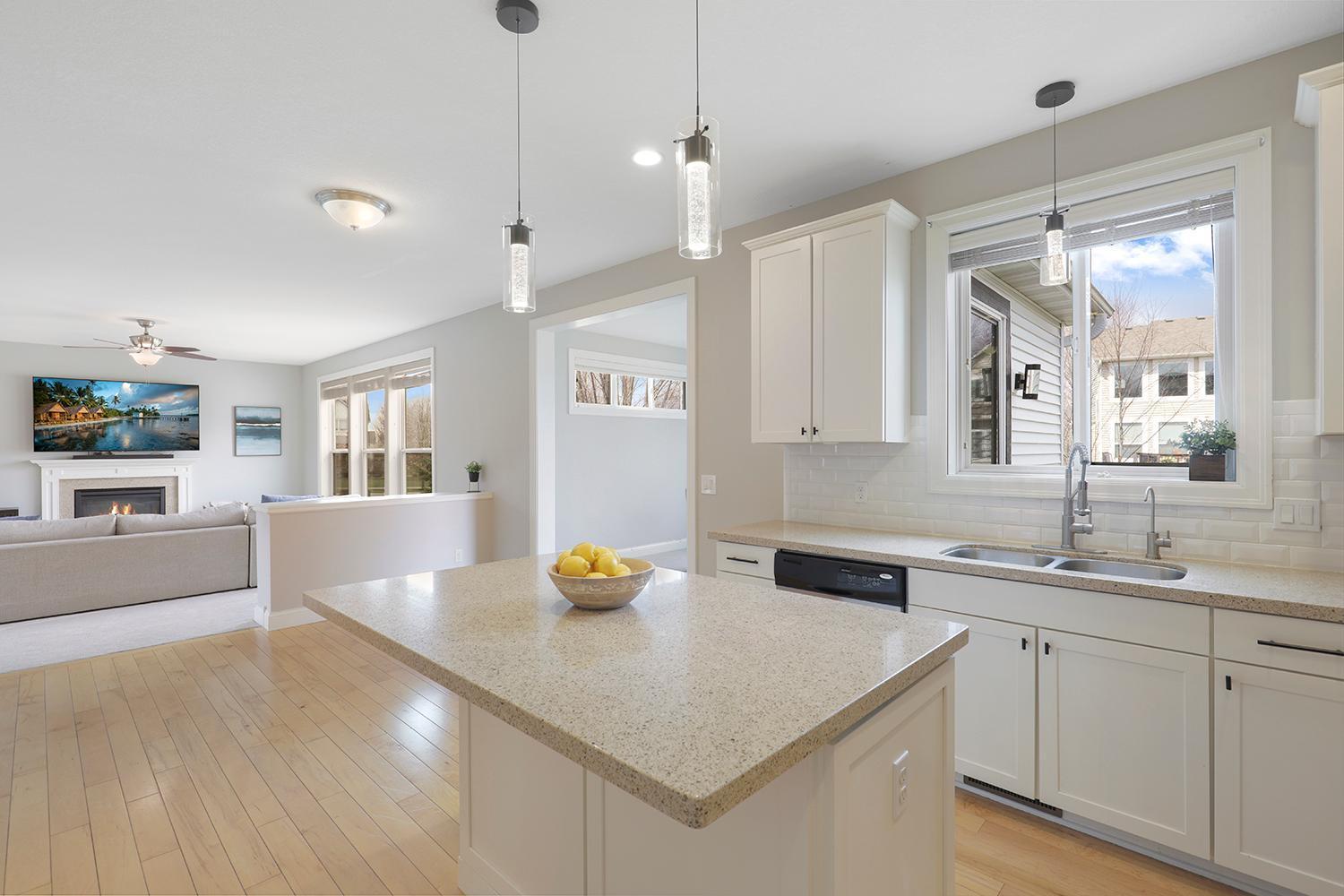 Woodbury, Minnesota 55129, United States, 5 Bedrooms Bedrooms, ,4 BathroomsBathrooms,Residential,Pending Sale,115986