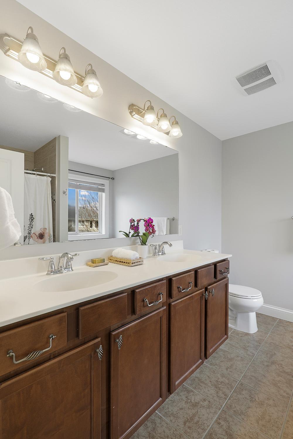 Woodbury, Minnesota 55129, United States, 5 Bedrooms Bedrooms, ,4 BathroomsBathrooms,Residential,Pending Sale,115986