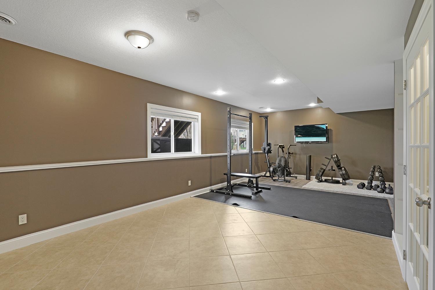 Woodbury, Minnesota 55129, United States, 5 Bedrooms Bedrooms, ,4 BathroomsBathrooms,Residential,Pending Sale,115986