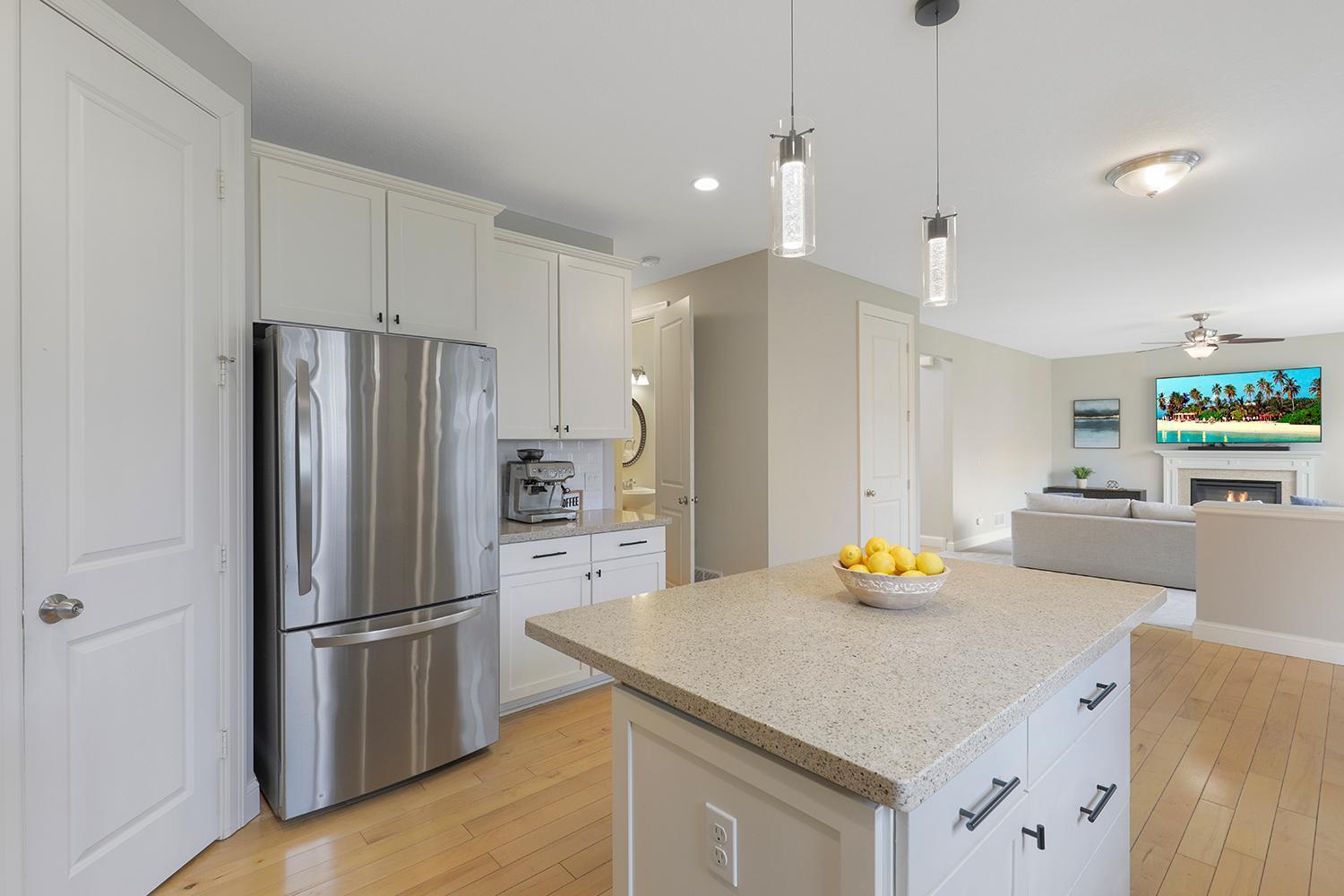 Woodbury, Minnesota 55129, United States, 5 Bedrooms Bedrooms, ,4 BathroomsBathrooms,Residential,Pending Sale,115986