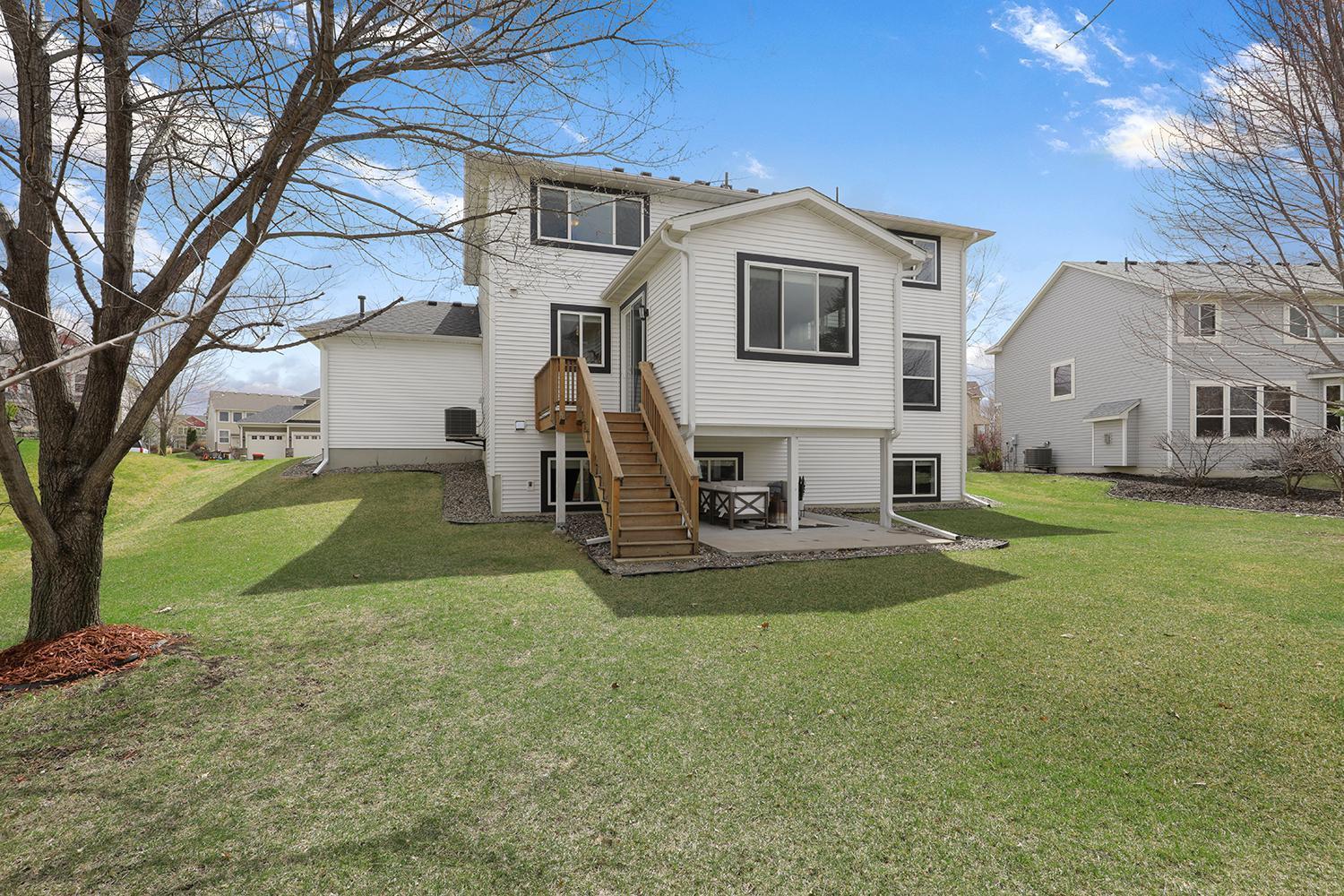 Woodbury, Minnesota 55129, United States, 5 Bedrooms Bedrooms, ,4 BathroomsBathrooms,Residential,Pending Sale,115986