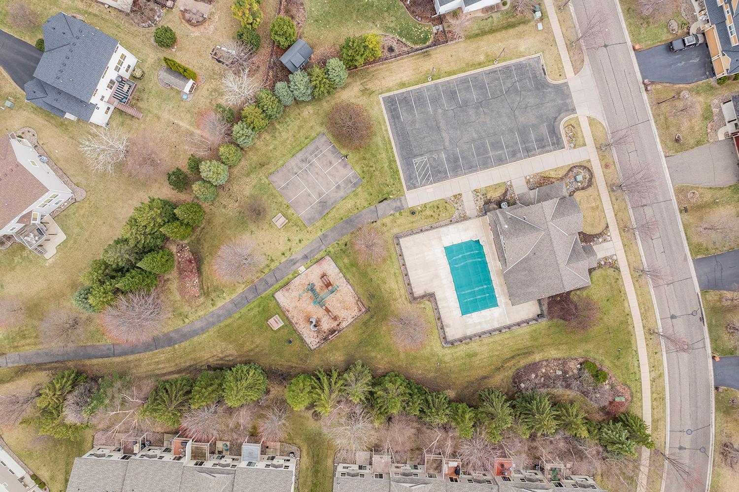 Woodbury, Minnesota 55129, United States, 5 Bedrooms Bedrooms, ,4 BathroomsBathrooms,Residential,Pending Sale,115986