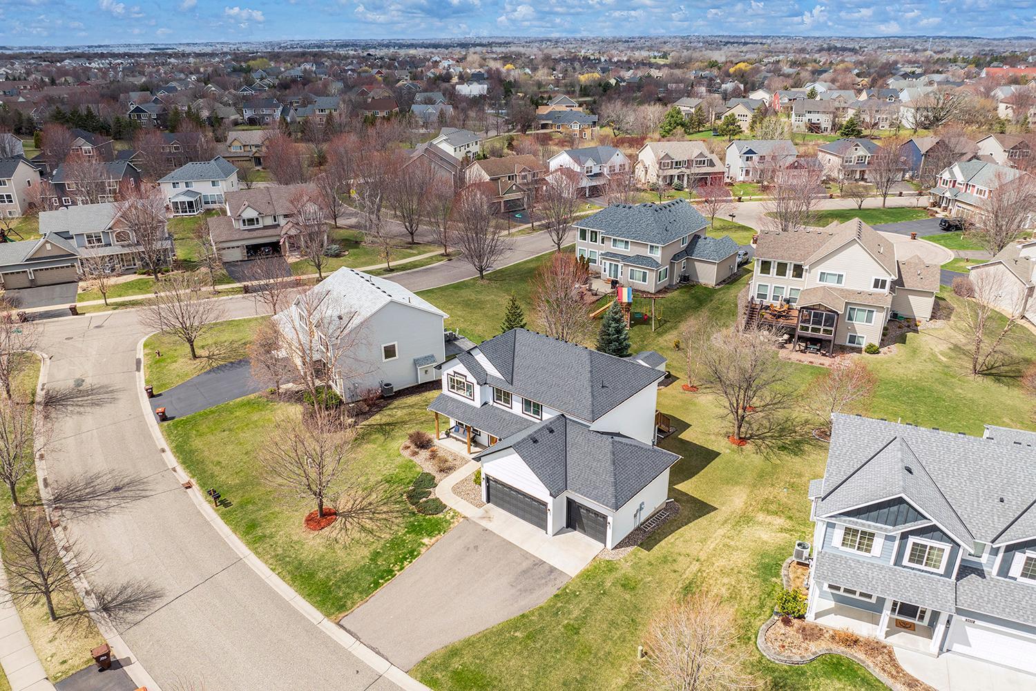 Woodbury, Minnesota 55129, United States, 5 Bedrooms Bedrooms, ,4 BathroomsBathrooms,Residential,Pending Sale,115986