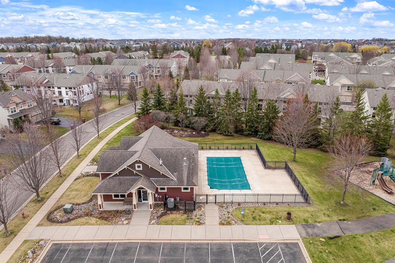 Woodbury, Minnesota 55129, United States, 5 Bedrooms Bedrooms, ,4 BathroomsBathrooms,Residential,Pending Sale,115986