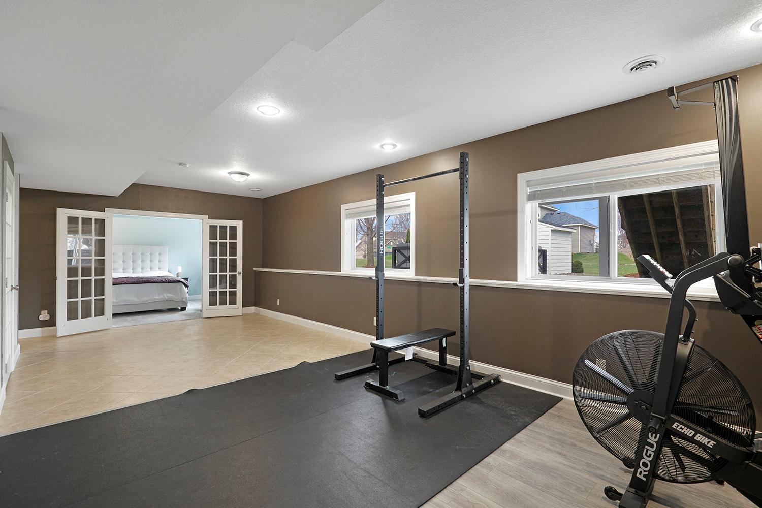 Woodbury, Minnesota 55129, United States, 5 Bedrooms Bedrooms, ,4 BathroomsBathrooms,Residential,Pending Sale,115986