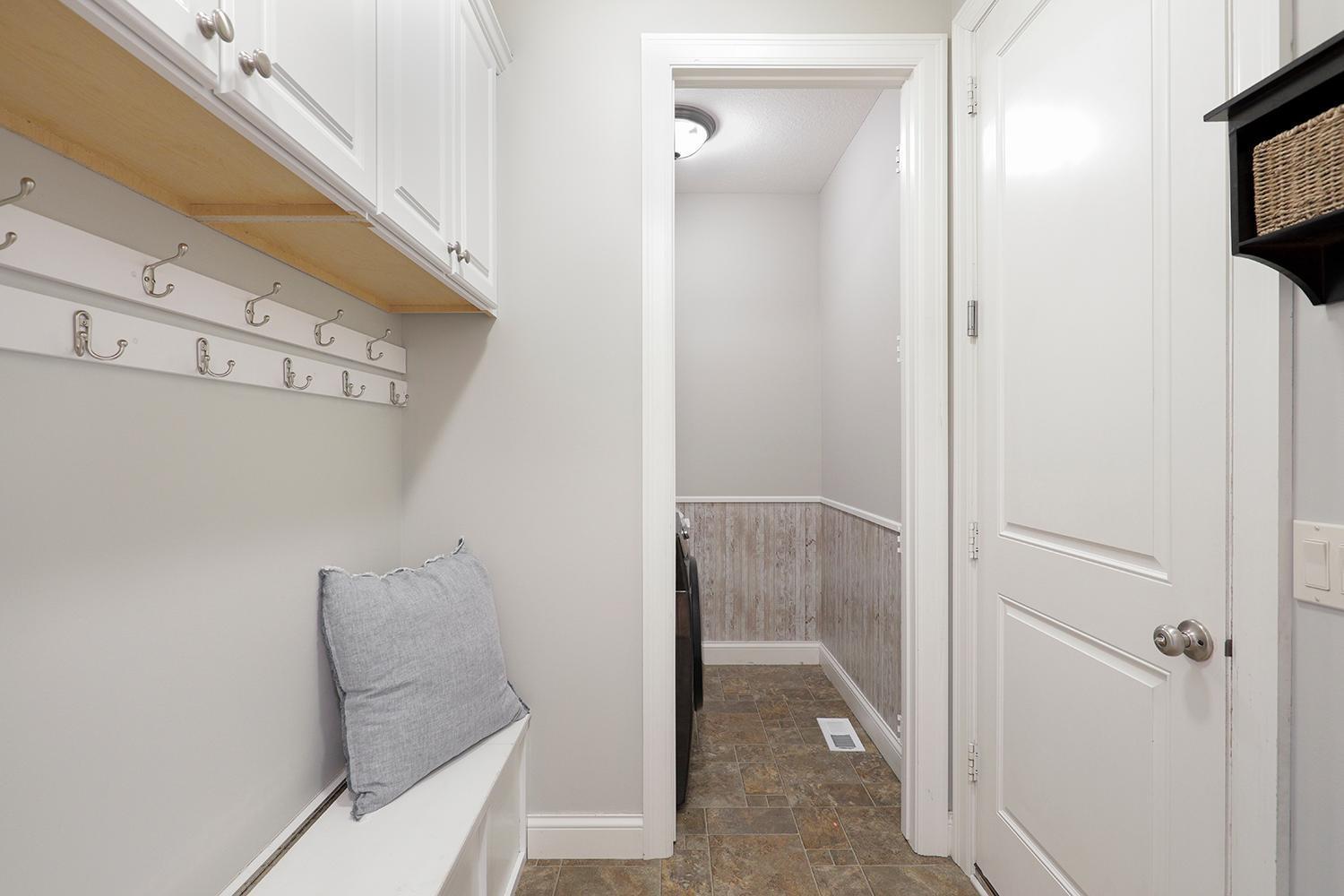 Woodbury, Minnesota 55129, United States, 5 Bedrooms Bedrooms, ,4 BathroomsBathrooms,Residential,Pending Sale,115986