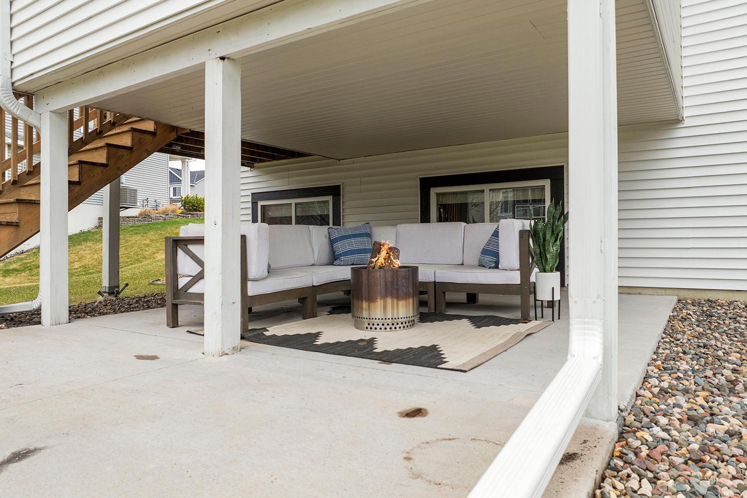 Woodbury, Minnesota 55129, United States, 5 Bedrooms Bedrooms, ,4 BathroomsBathrooms,Residential,Pending Sale,115986