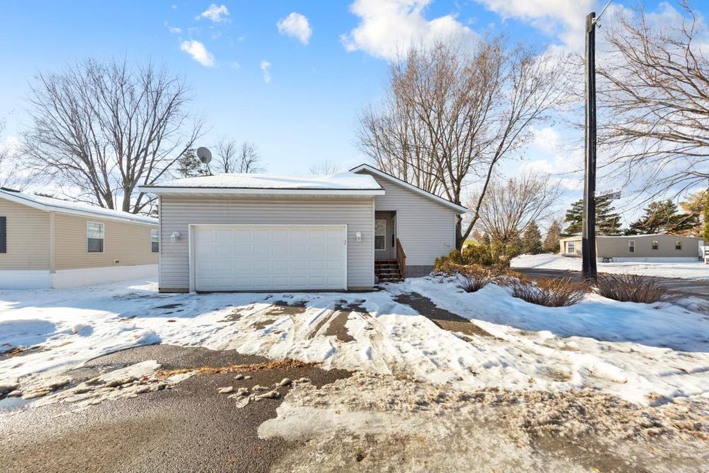 Photo of 436 W Hudson Avenue W, Mankato, MN 56001 (MLS # 7000210)
