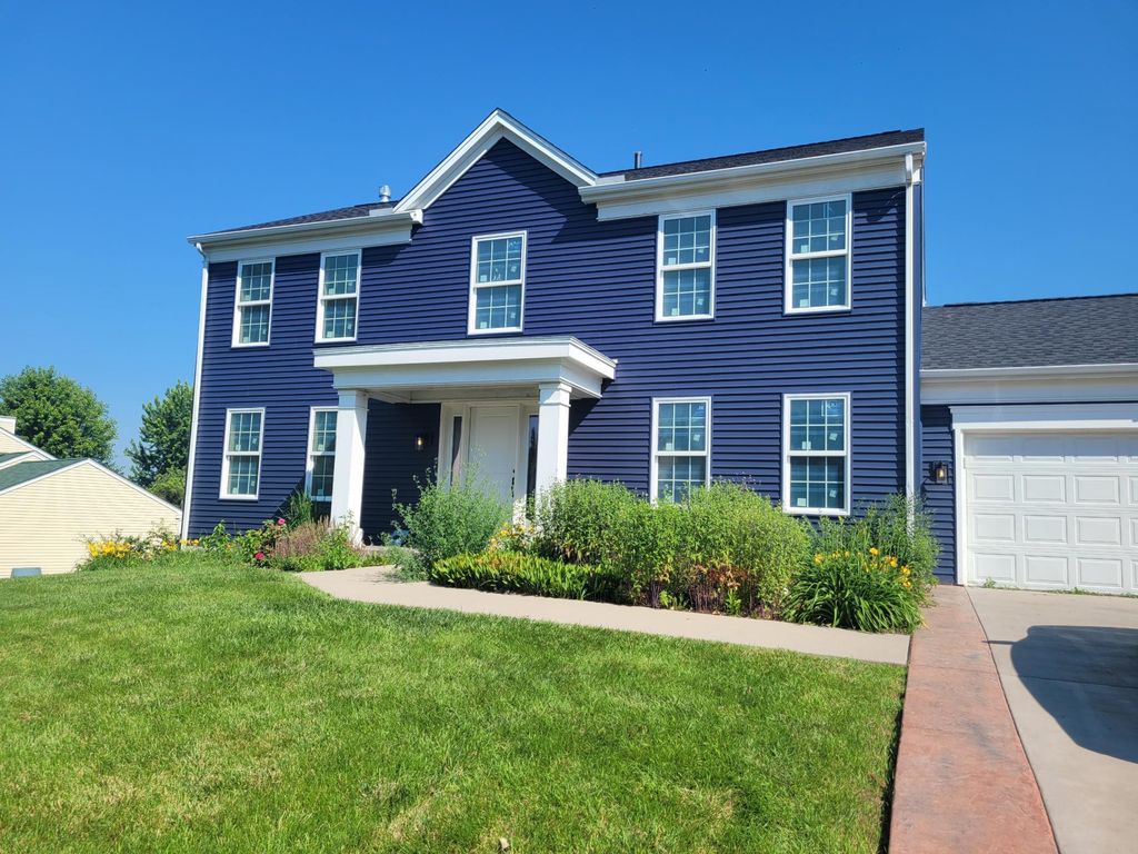 Photo of 2423 Pond Avenue E, Maplewood, MN 55119 (MLS # 7039817)