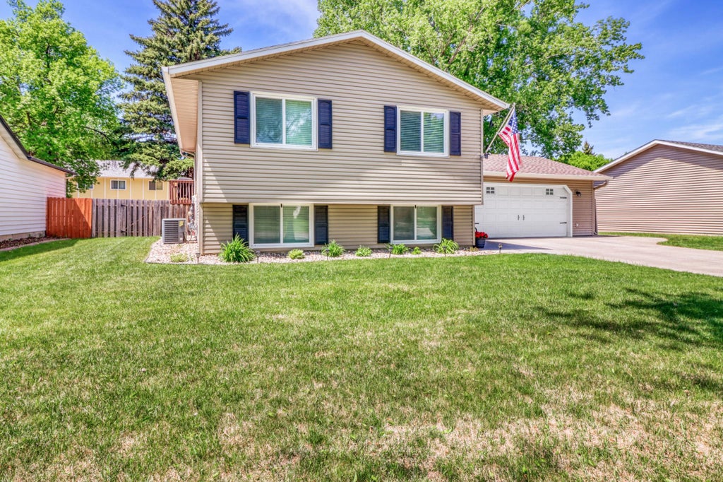 Photo of 409 Oakway, Moorhead, MN 56560 (MLS # 7140577)