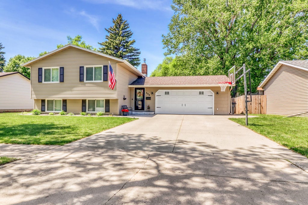 Photo of 409 Oakway, Moorhead, MN 56560 (MLS # 7140577)