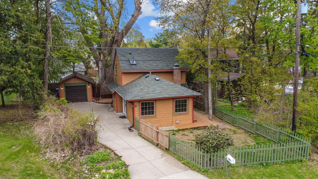 Photo of 4211 Glen Oaks Avenue, White Bear Twp, MN 55110 (MLS # 7058269)