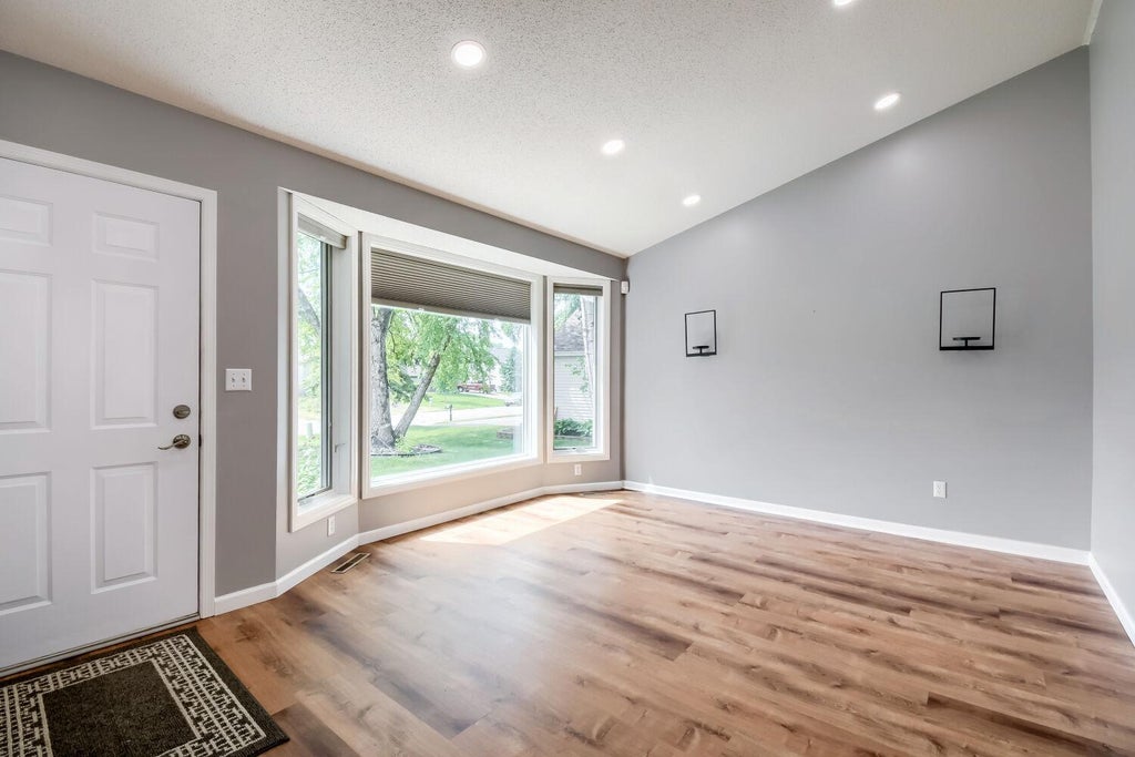 Photo of 9664 Wynstone Drive, Woodbury, MN 55125 (MLS # 7087529)