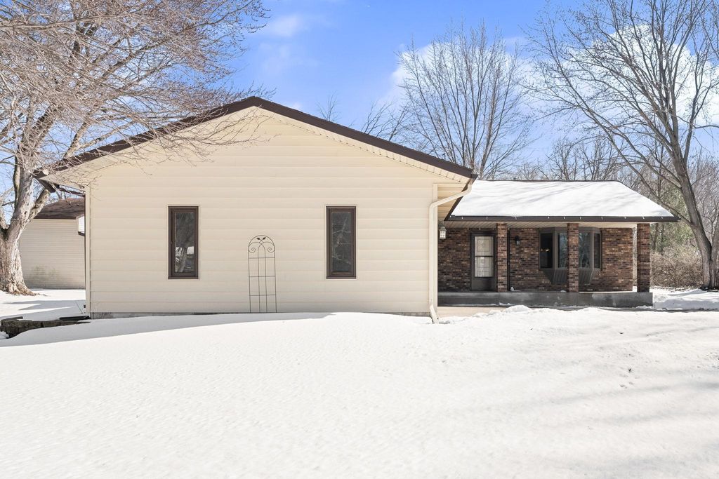 Photo of 1257 Edgewood Place, Owatonna, MN 55060 (MLS # 7048637)