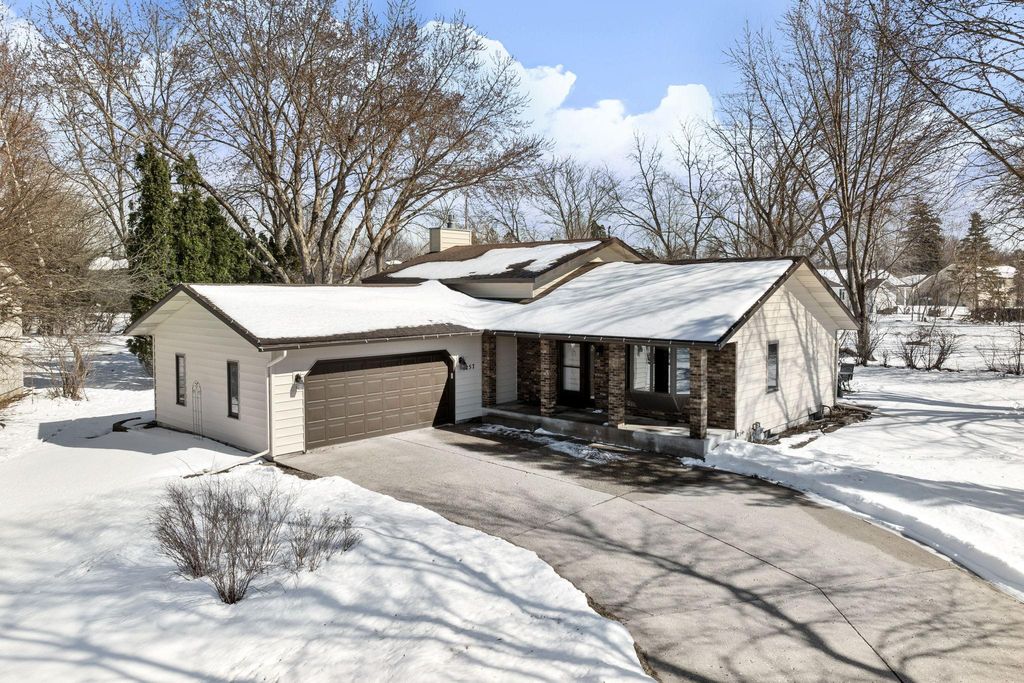 Photo of 1257 Edgewood Place, Owatonna, MN 55060 (MLS # 7048637)