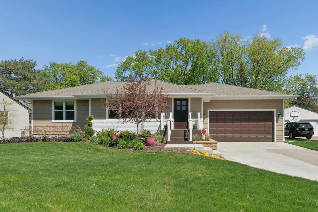 Photo of 2505 W Armour Terrace, Saint Anthony, MN 55418 (MLS # 7064715)