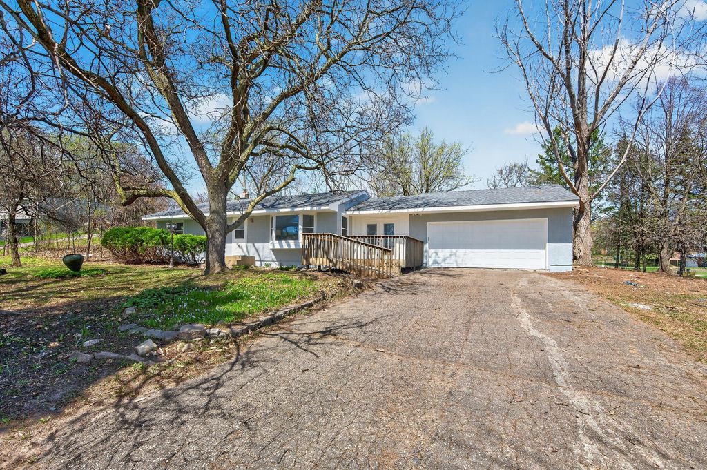 Photo of 31 Demont Avenue E, Little Canada, MN 55117 (MLS # 7057782)