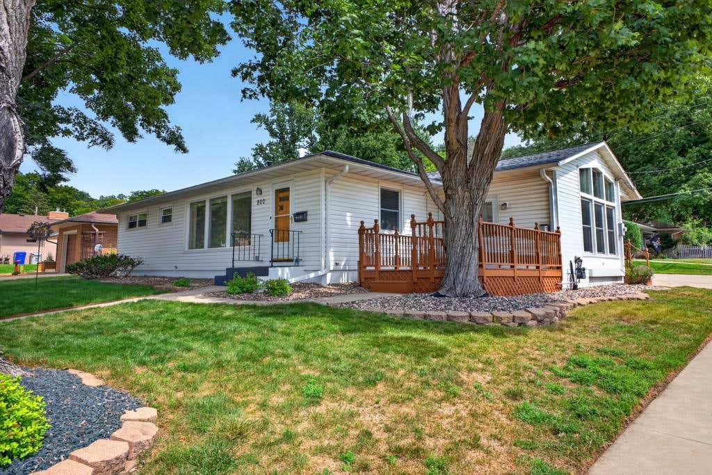 Photo of 900 19th Avenue NE, Rochester, MN 55906 (MLS # 7127033)