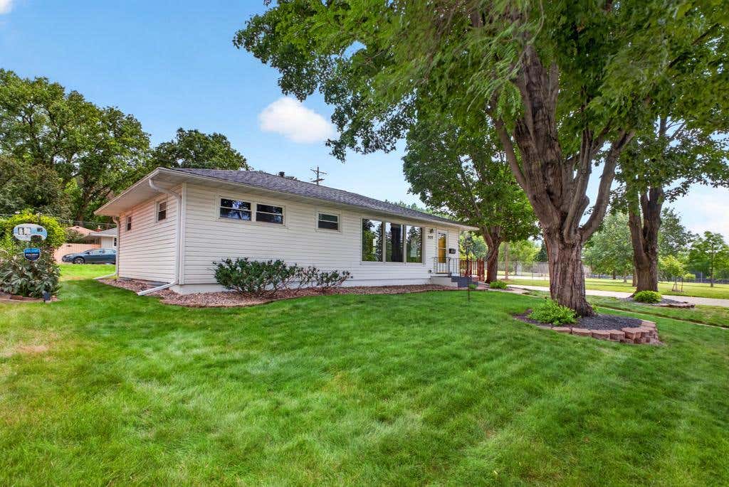 Photo of 900 19th Avenue NE, Rochester, MN 55906 (MLS # 7127033)