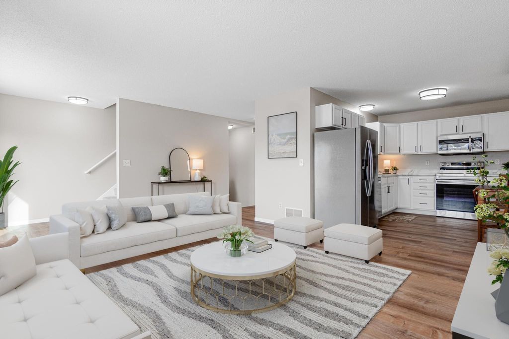 Photo of 1579 County Road D E #C, Maplewood, MN 55109 (MLS # 7015828)