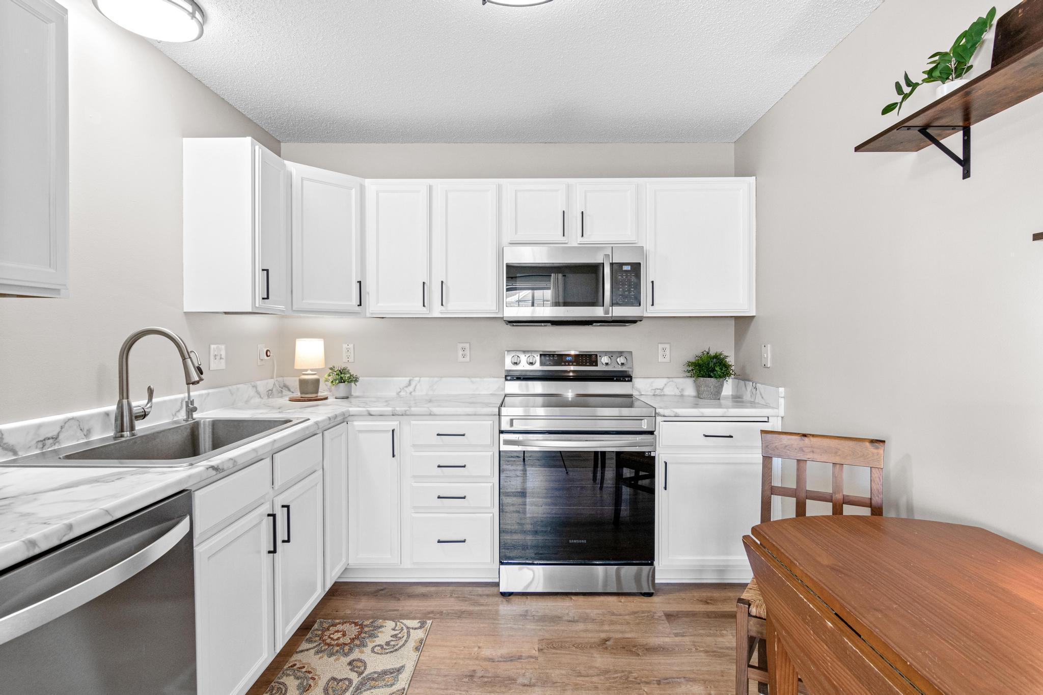 1579 County Road D E C