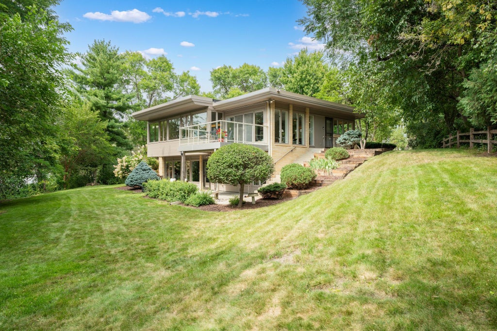 Photo of 214 14th Street NE, Rochester, MN 55906 (MLS # 7136862)