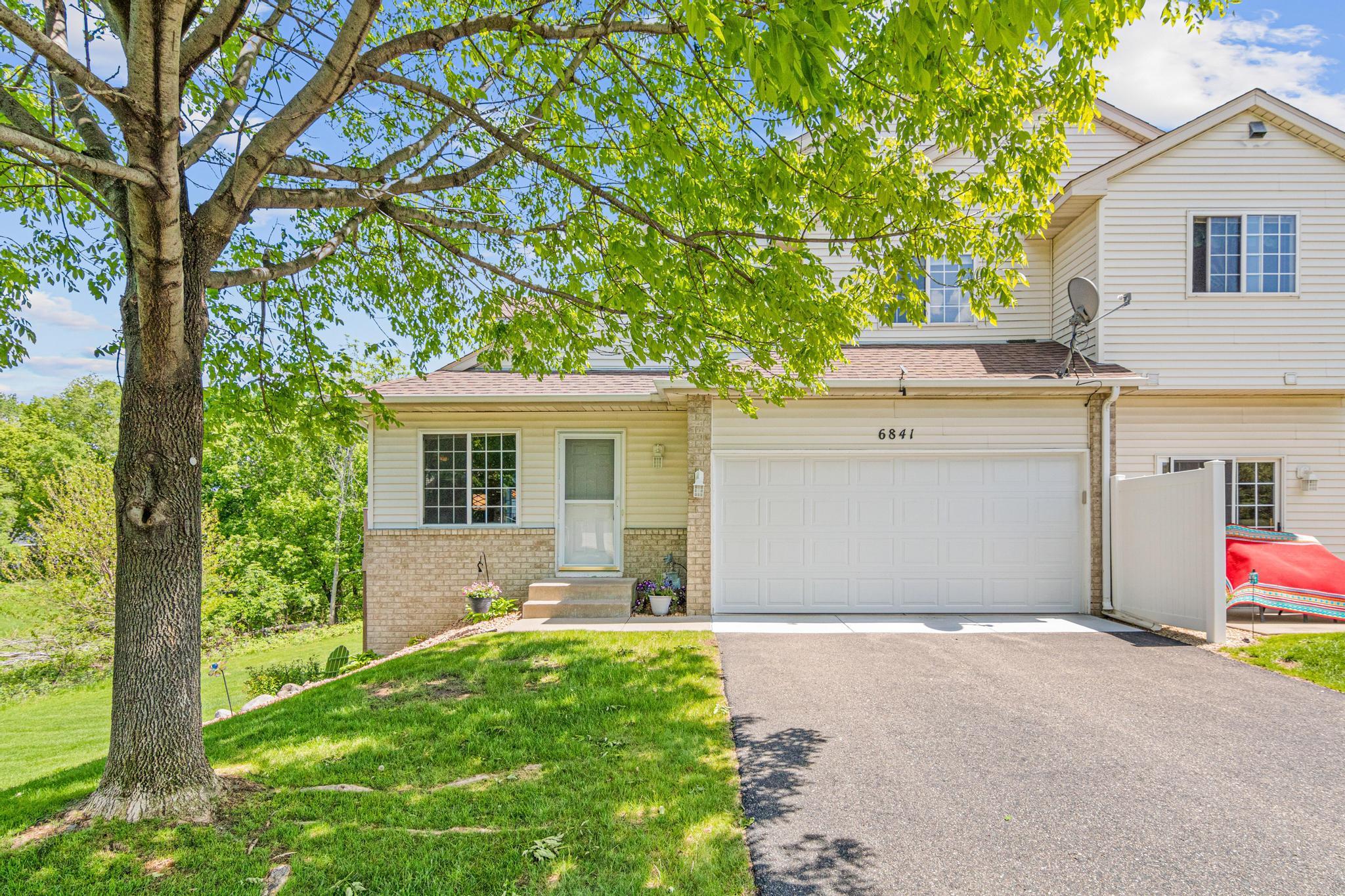 6841 Benton Circle
