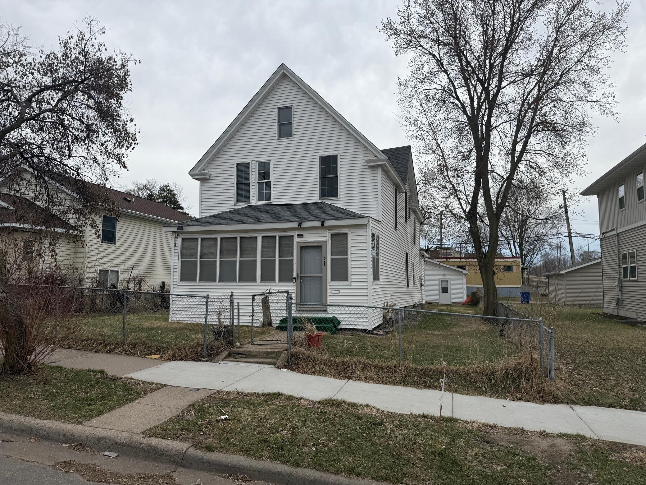588 York Avenue