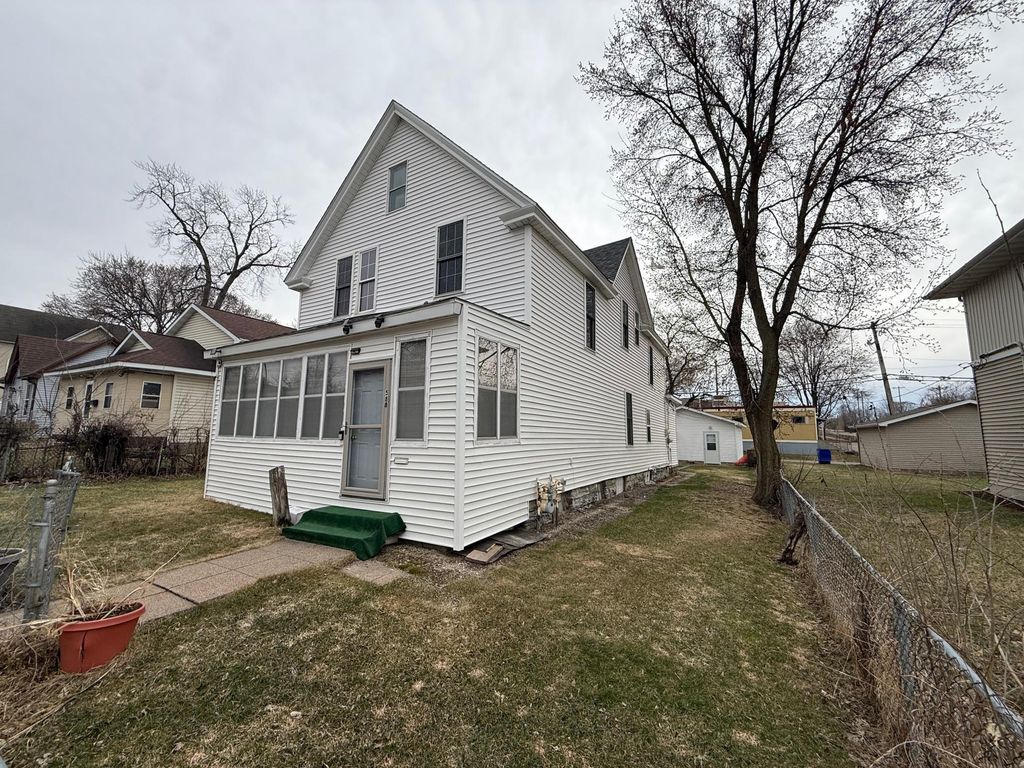 Photo of 588 York Avenue, Saint Paul, MN 55130 (MLS # 7064709)