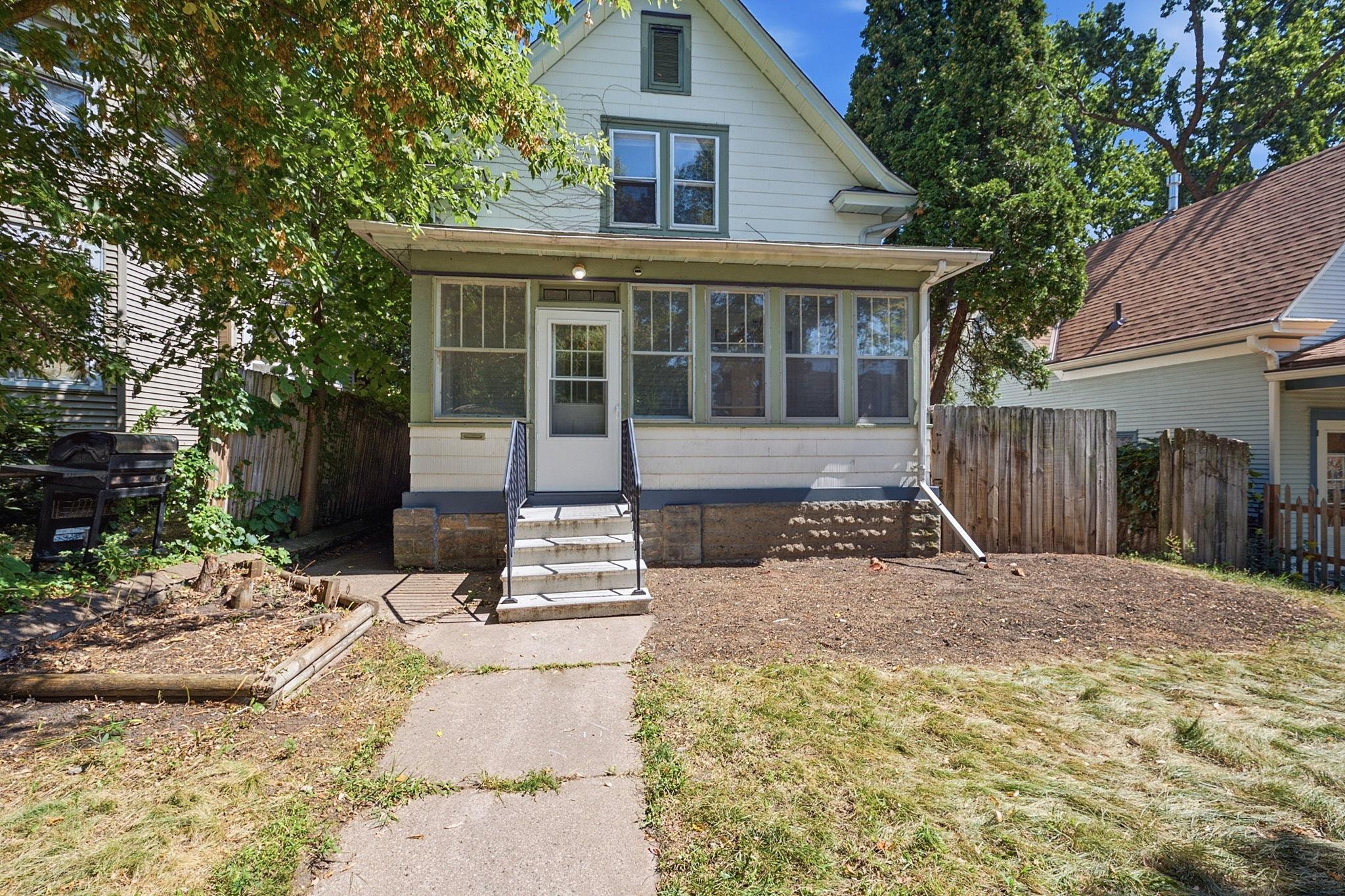 1032 Desoto Street