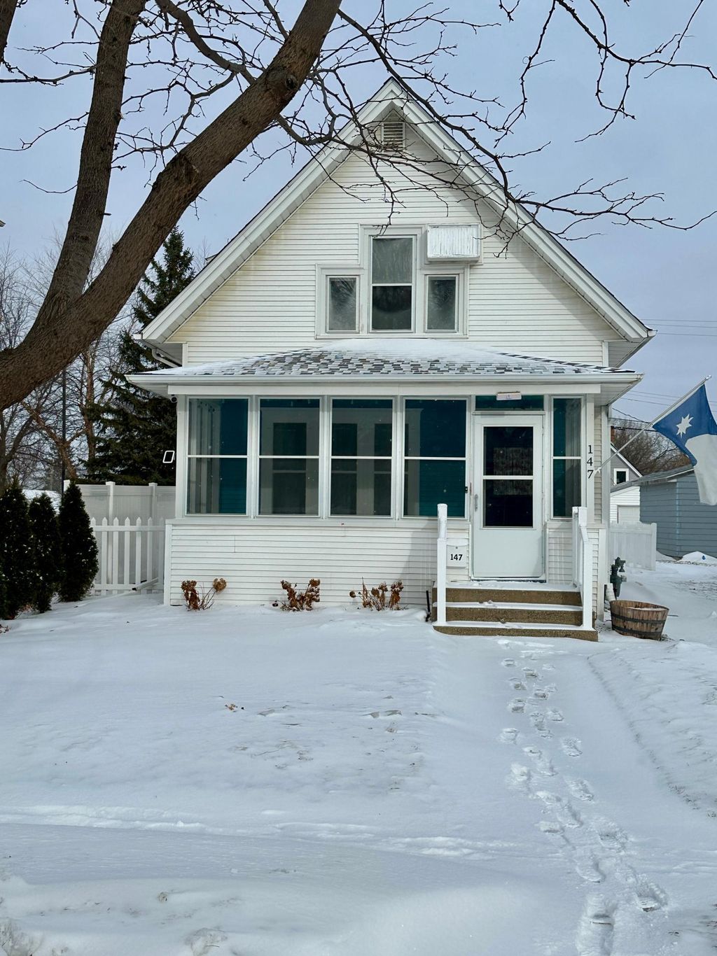 Photo of 147 Hurley Street E, West Saint Paul, MN 55118 (MLS # 7007882)