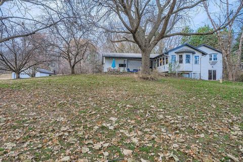 21581 Creekside Circle Lakeville MN 55044