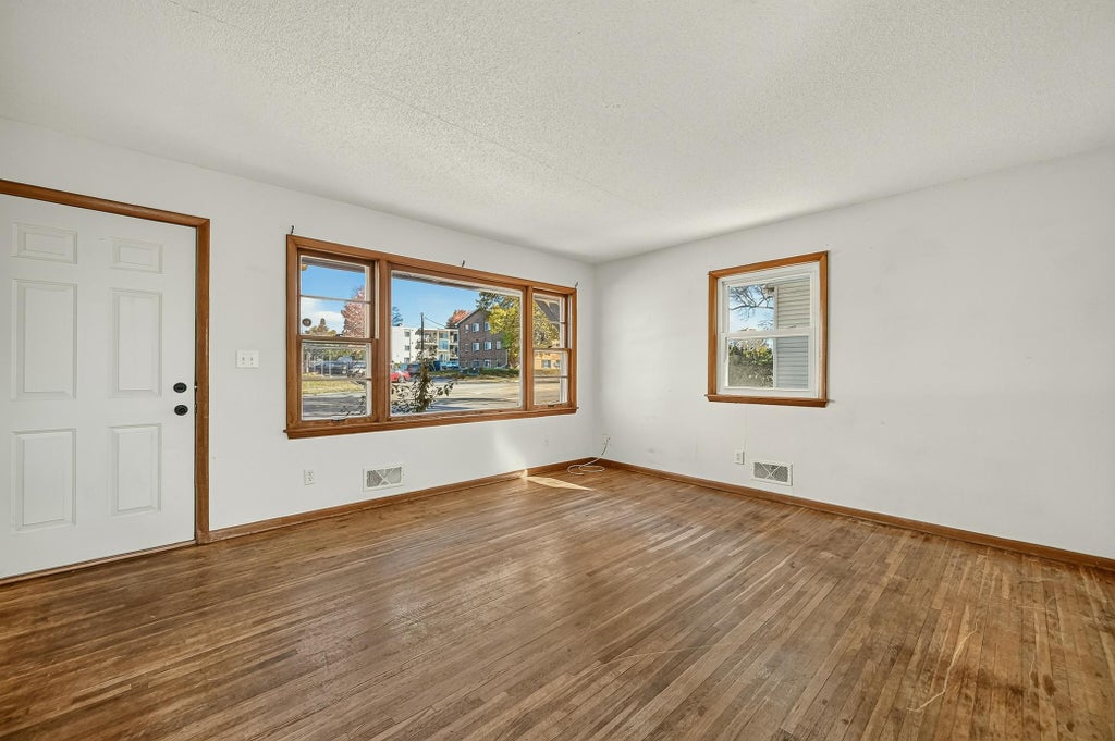 Photo of 1846 19th Street NW, Rochester, MN 55901 (MLS # 7164420)