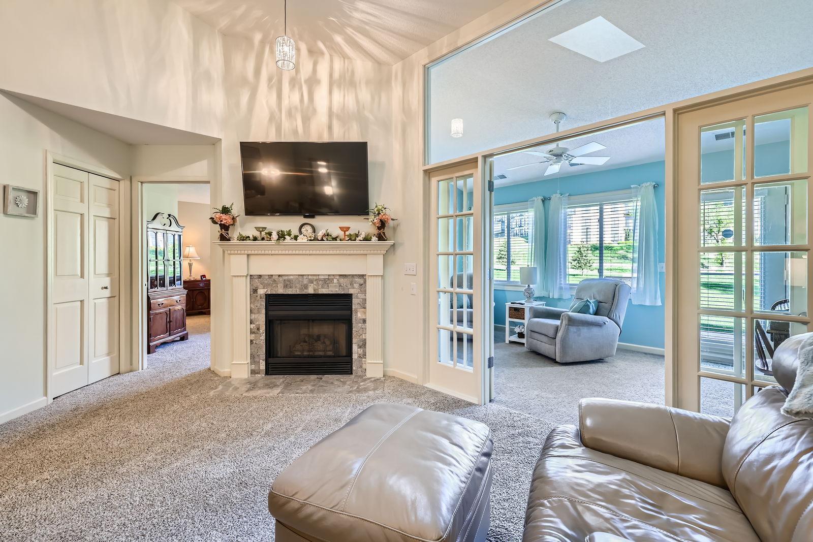 8914 Thomas Drive