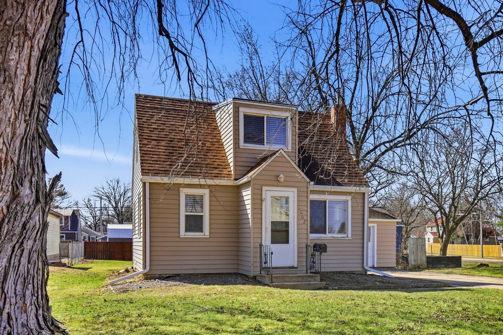 Photo of 2002 3rd Avenue NE, Austin, MN 55912 (MLS # 7044275)