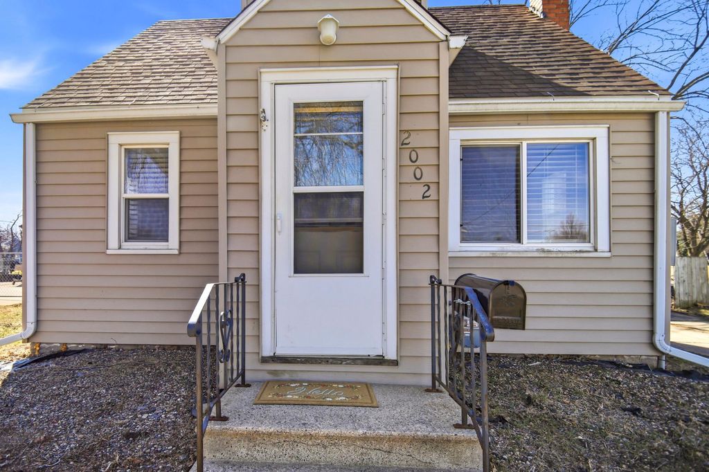 Photo of 2002 3rd Avenue NE, Austin, MN 55912 (MLS # 7044275)