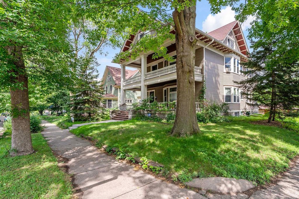 Photo of 1225 Hague Avenue #Unit 1223 (Main), Saint Paul, MN 55104 (MLS # 7025789)