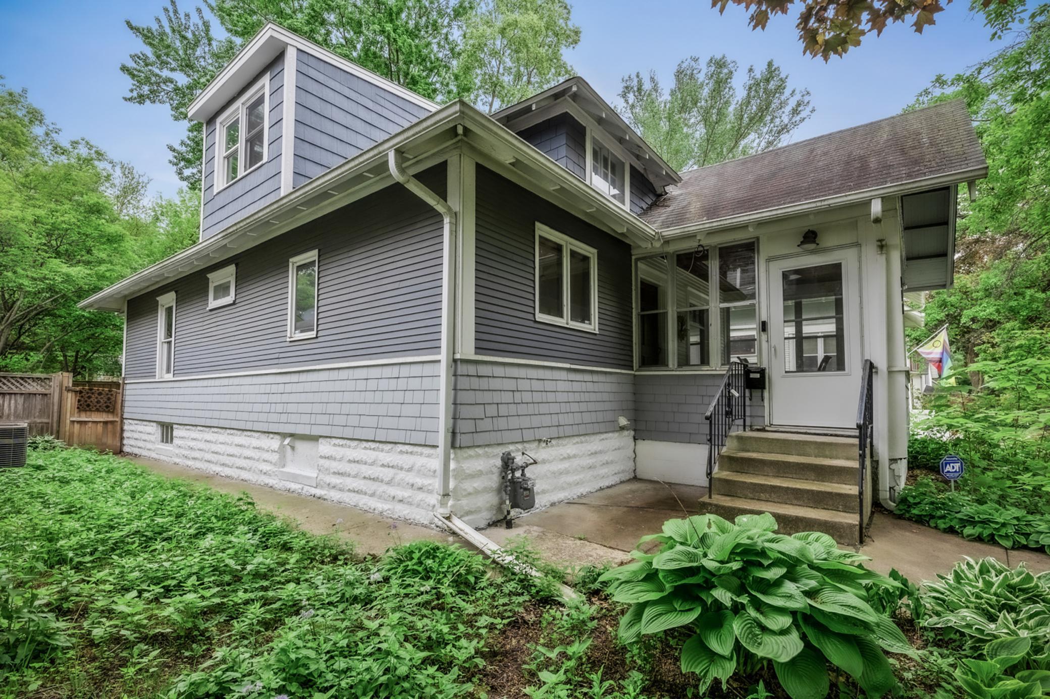 140 Fairview Avenue S