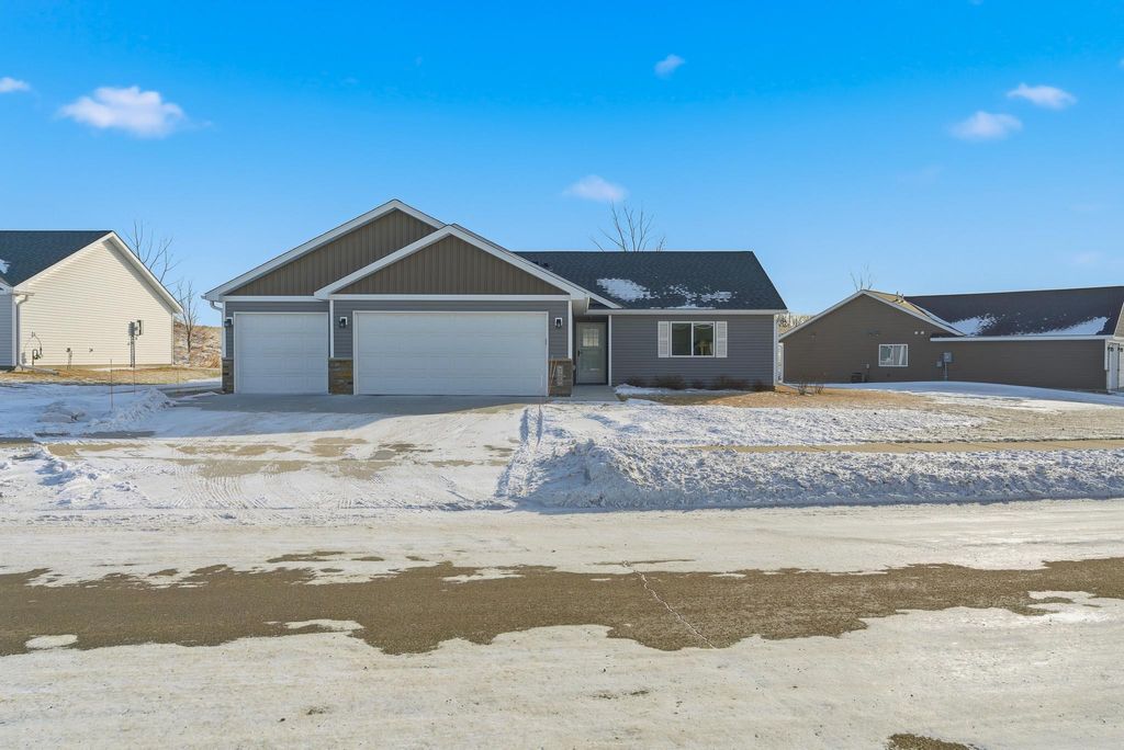 Photo of 725 Northwood Drive, Janesville, MN 56048 (MLS # 7011585)