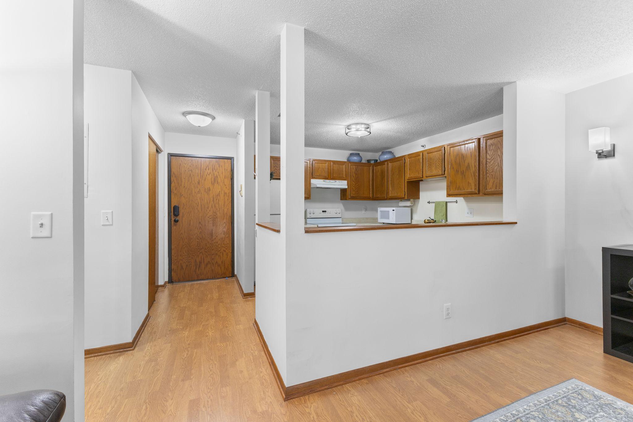 1225 Ferndale Street N B9
