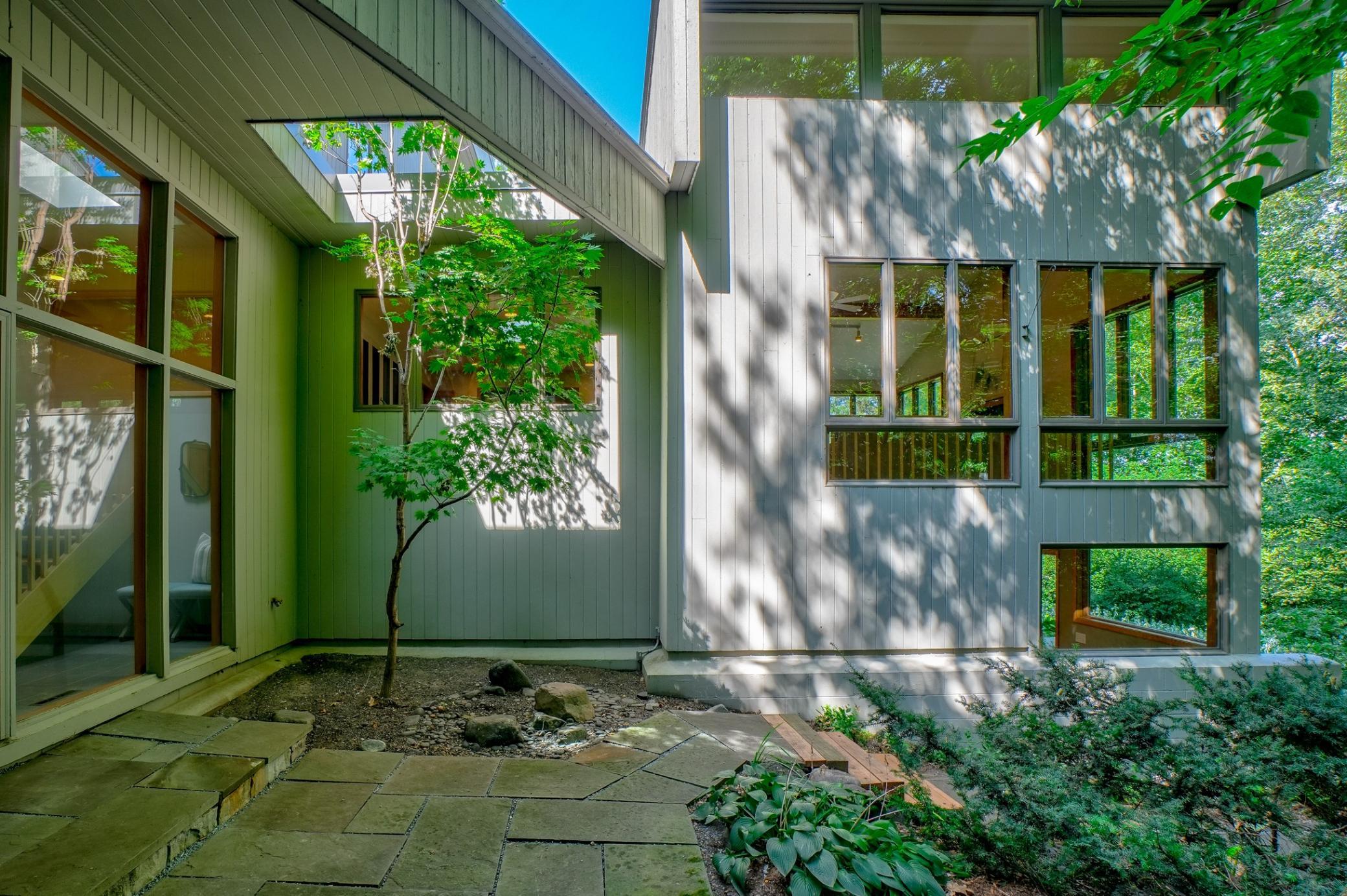 5 Crocus Lane