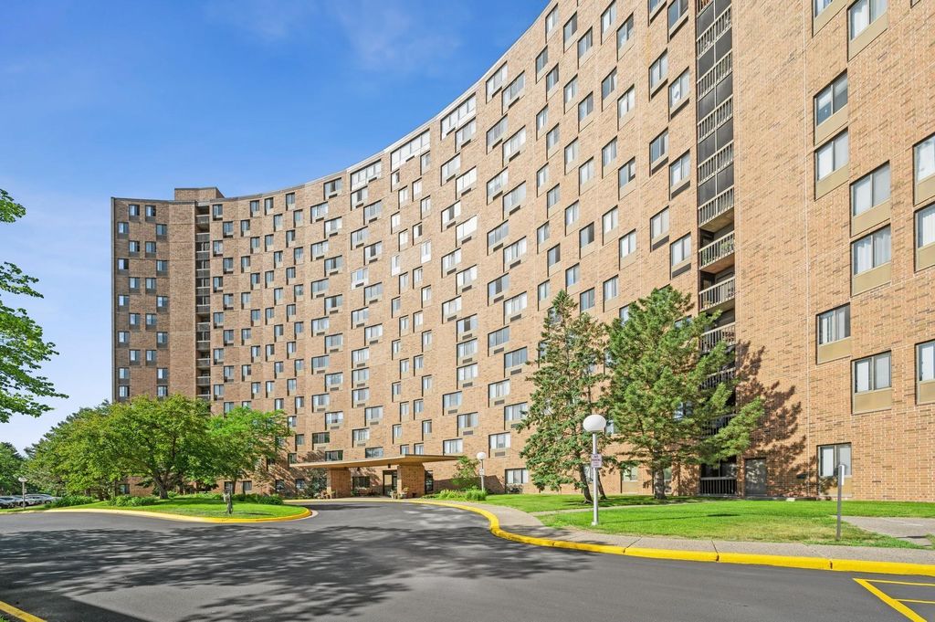 Photo of 1181 Edgcumbe Road #1105, Saint Paul, MN 55105 (MLS # 7048869)