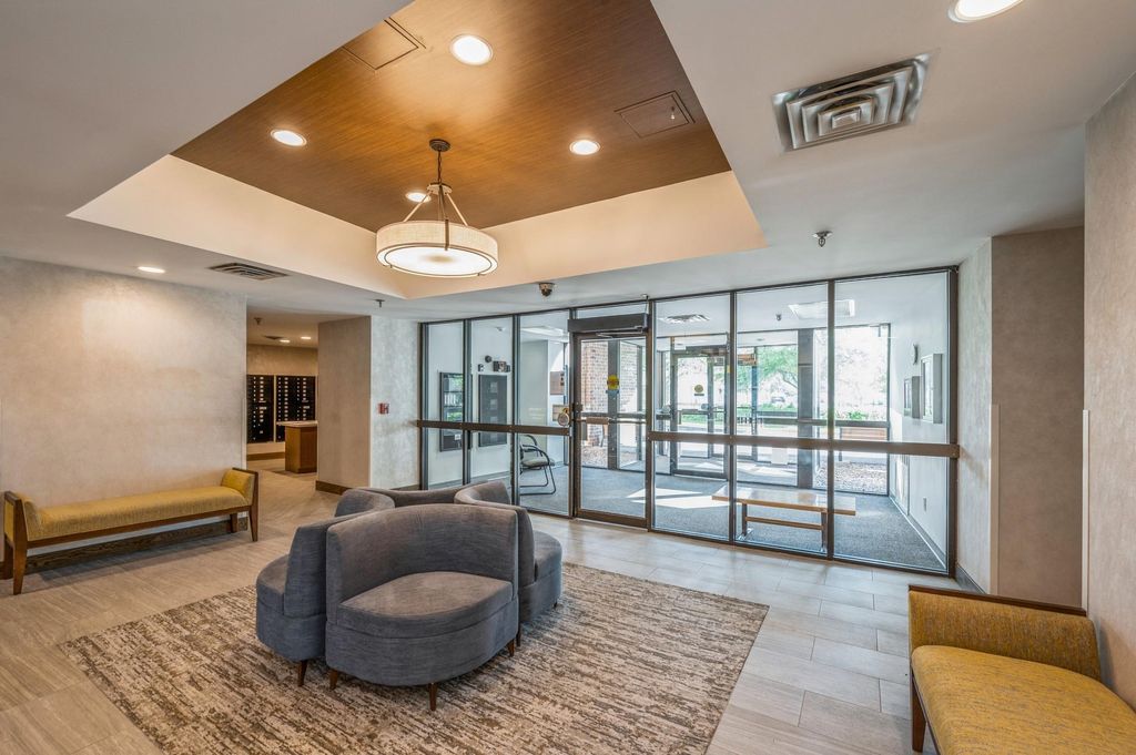 Photo of 1181 Edgcumbe Road #1105, Saint Paul, MN 55105 (MLS # 7048869)