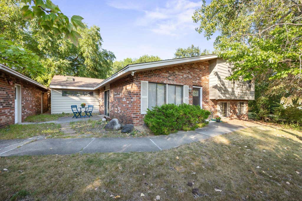 Photo of 2241 Country Lane, Minnetonka, MN 55305 (MLS # 7134061)