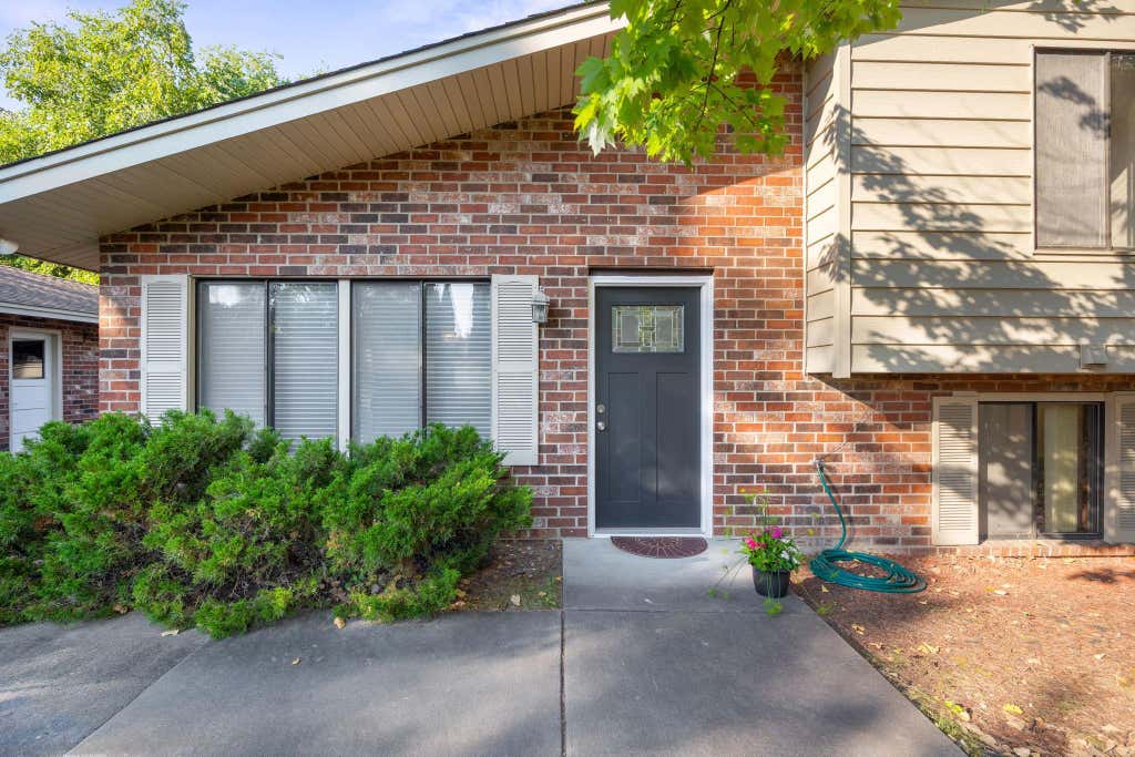 Photo of 2241 Country Lane, Minnetonka, MN 55305 (MLS # 7134061)