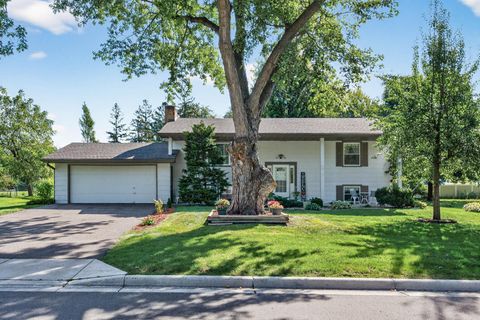 2460 Xylon Avenue N Golden Valley MN 55427