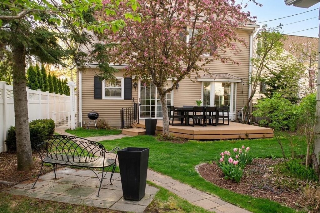 Photo of 3137 Nevada Avenue S, Saint Louis Park, MN 55426 (MLS # 7059323)