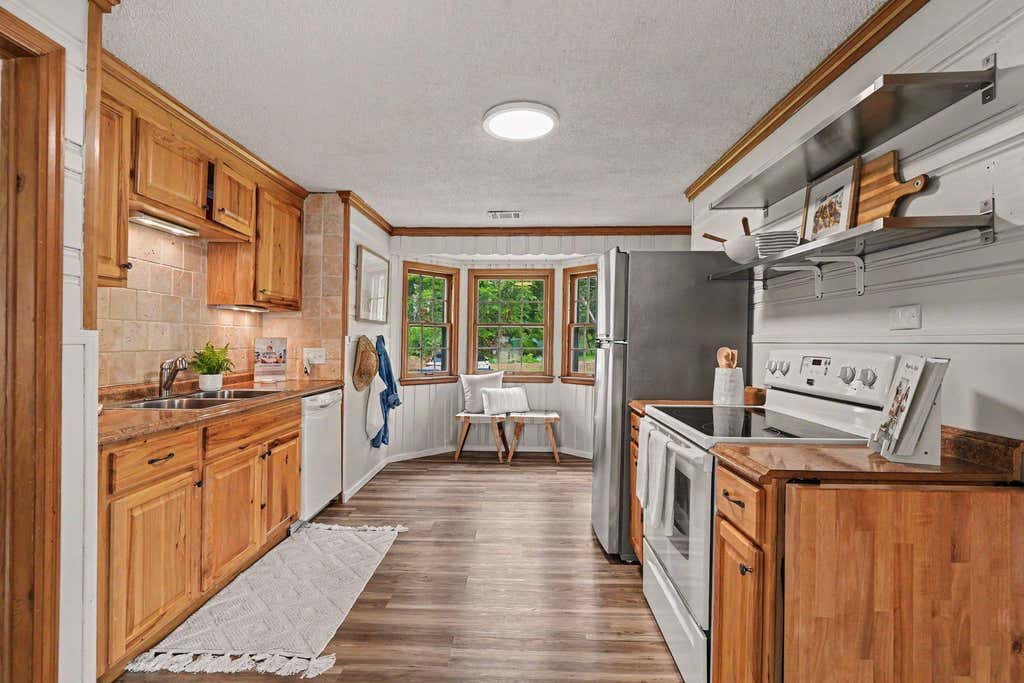 Photo of 7525 N Shore Circle N, Forest Lake, MN 55025 (MLS # 7126412)