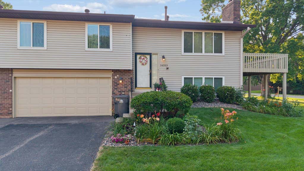Photo of 14323 Chestnut Drive, Eden Prairie, MN 55347 (MLS # 7121976)