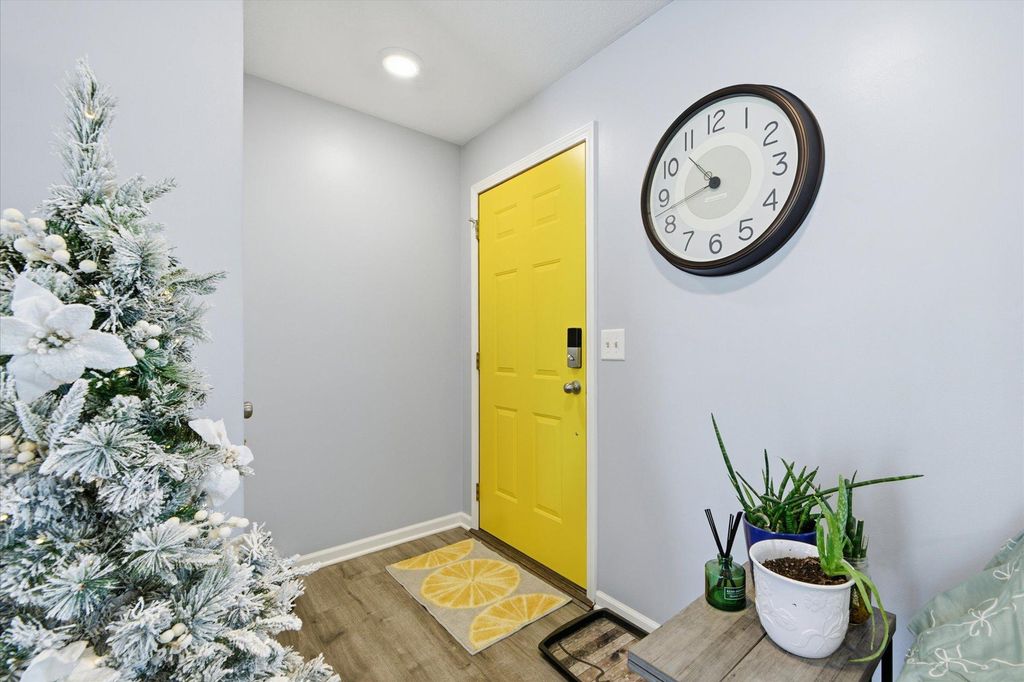 Photo of 6424 Zealand Avenue N, Brooklyn Park, MN 55428 (MLS # 7003915)